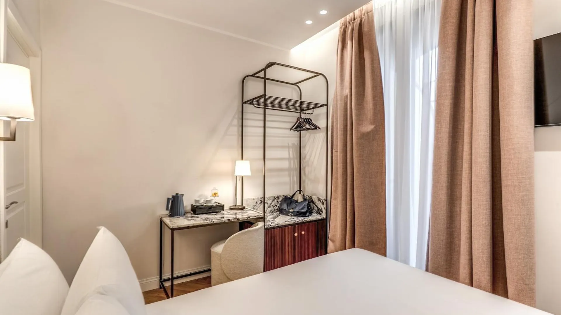 Hotel Fori Imperiali Rome 3*,